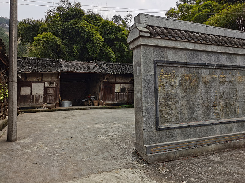石滓镇东山武工队烈士纪念碑18-(2).jpg